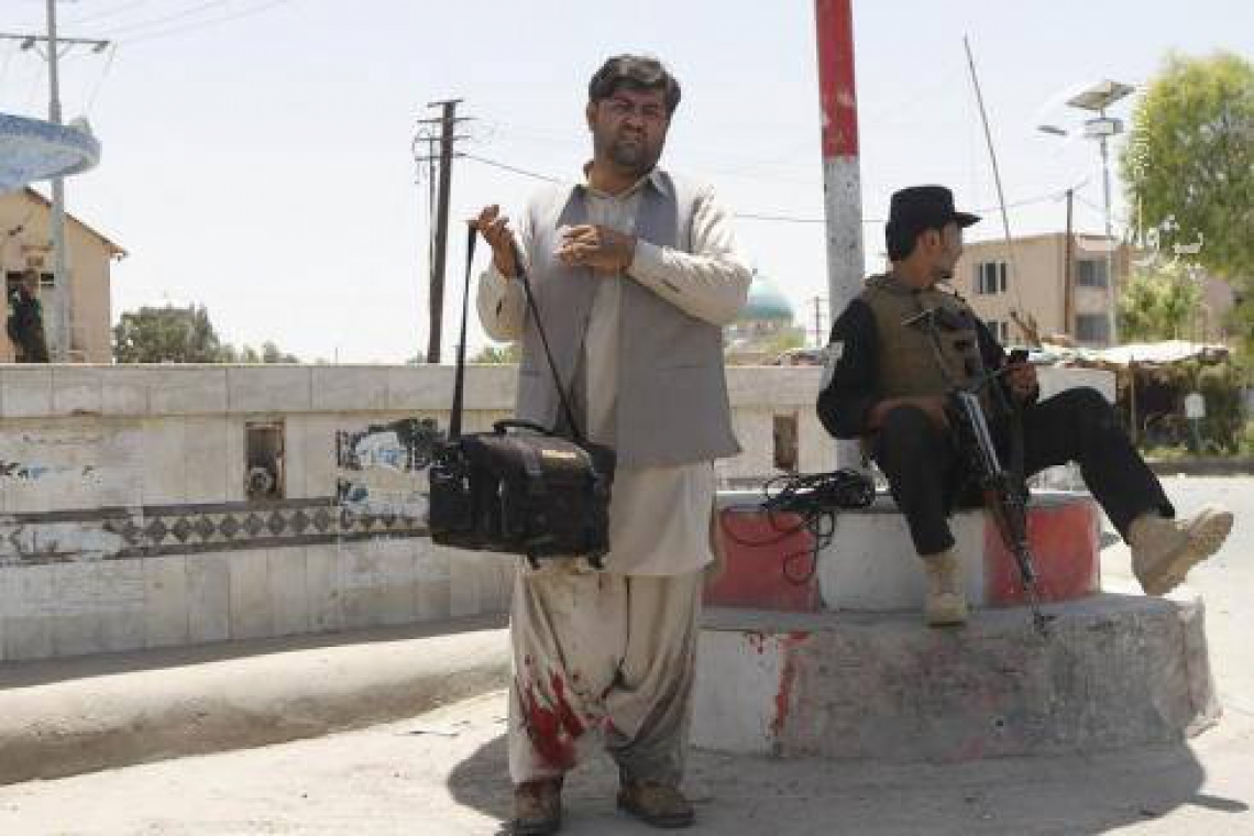 جراحت یک خبرنگار و فلمبردار محلی در حملات انتحاری قندهار